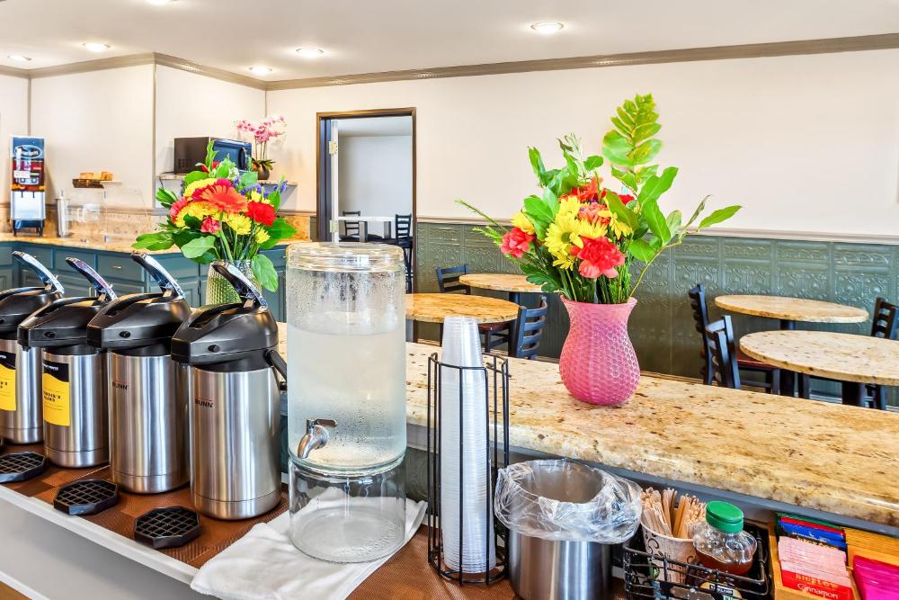 GuestHouse Inn & Suites Kelso/Longview